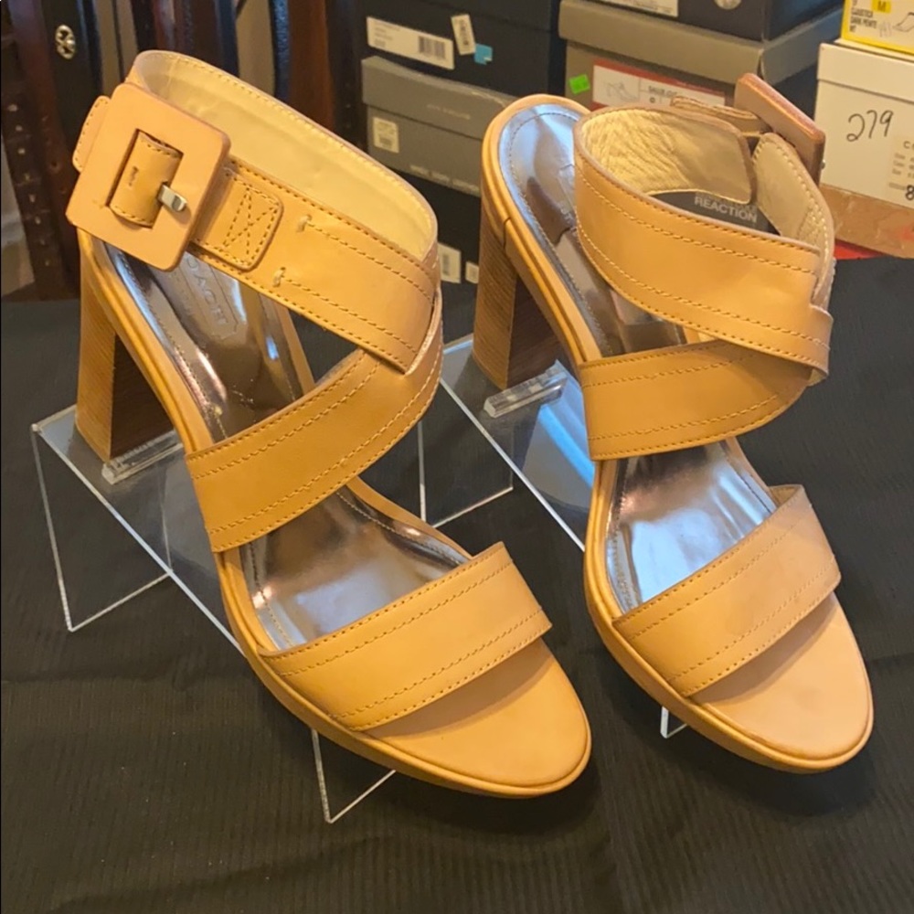 Ladies shoes
